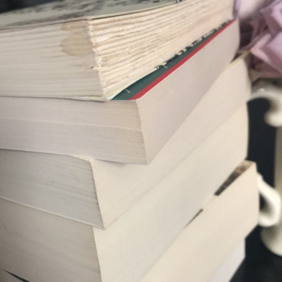 Charles Dickens novel collection - Picture 8 of 8